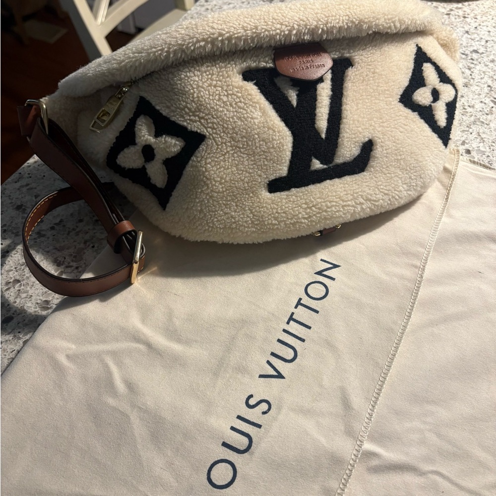 Louis Vuitton Cream and Black Women's Bag